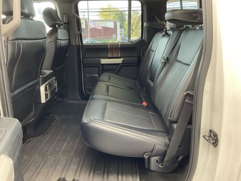 Used 2019 Ford F150 Lariat w/ Trailer Tow Package image 11