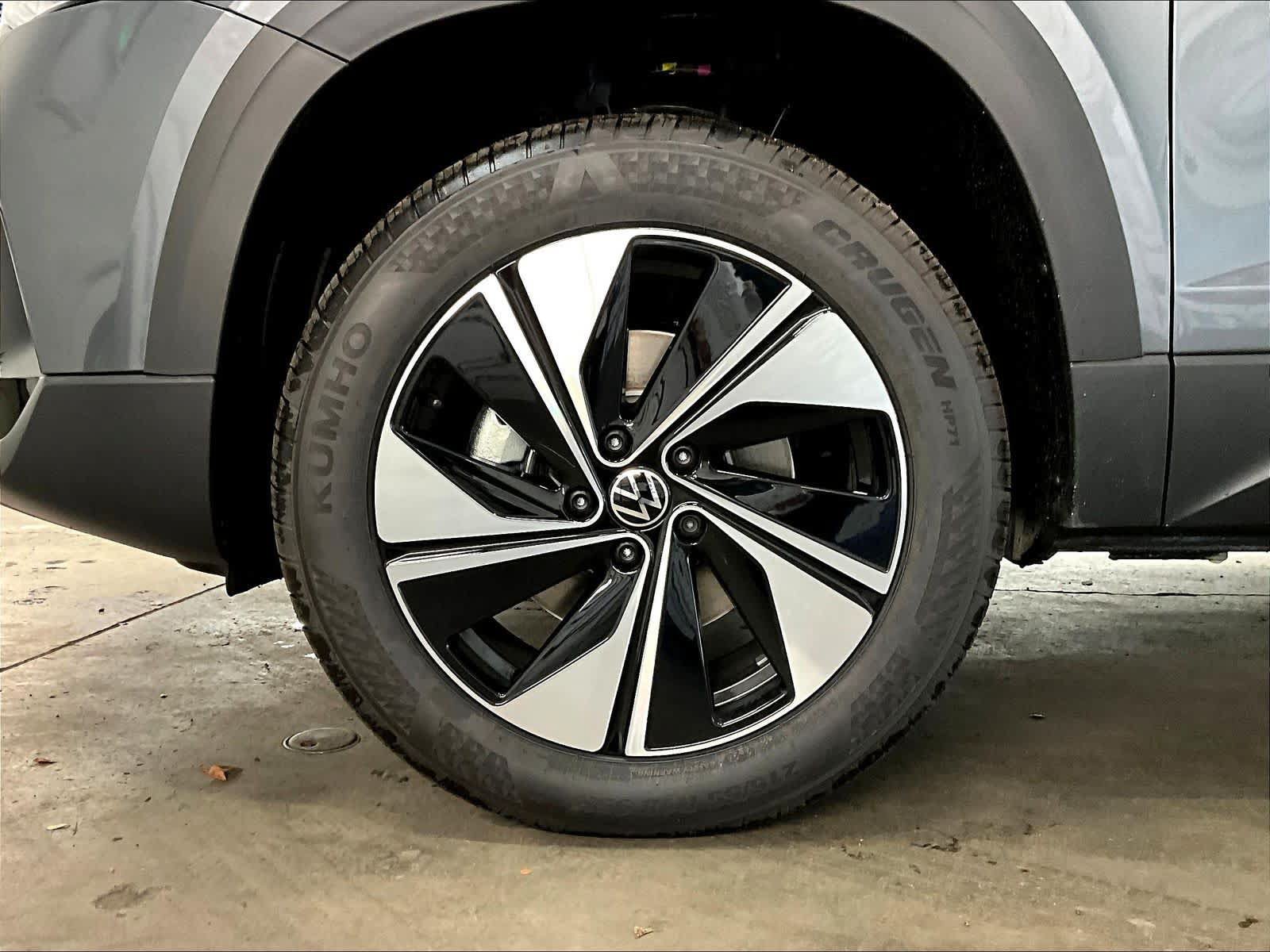 New 2026 Volkswagen Taos SE AWD/4WD image 9