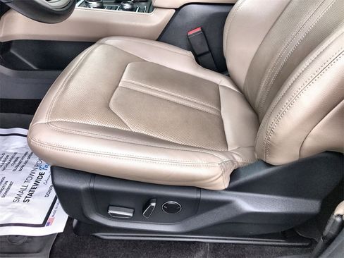 Used 2022 Ford Expedition Limited image 12