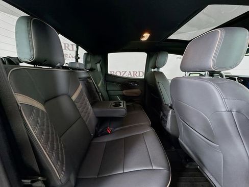 Used 2024 GMC Canyon Denali image 32