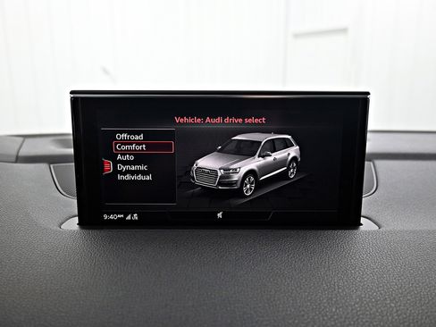 Used 2018 Audi Q7 3.0T Prestige w/ Prestige Package image 11