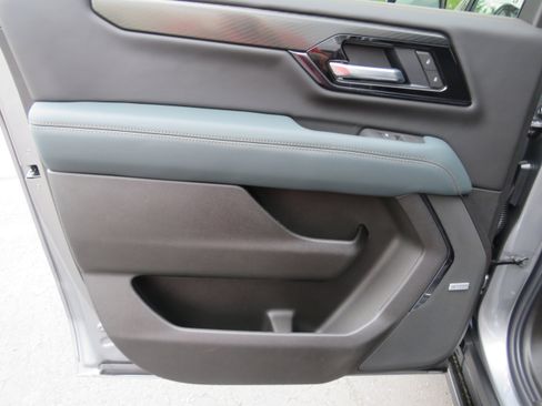 New 2026 GMC Yukon XL AT4 AWD/4WD image 14