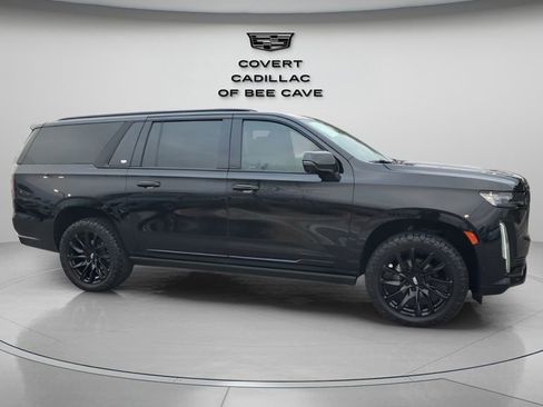 Certified 2022 Cadillac Escalade ESV Sport Platinum w/ LPO, ONYX Package image 12