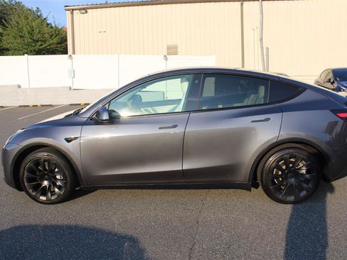 Used 2021 Tesla Model Y Long Range AWD/4WD image 4