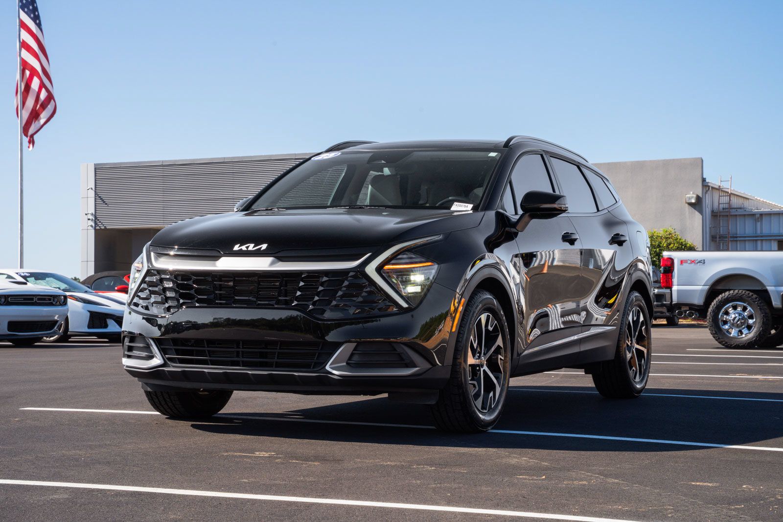 Used 2025 Kia Sportage EX w/ Premium Package FWD image 3