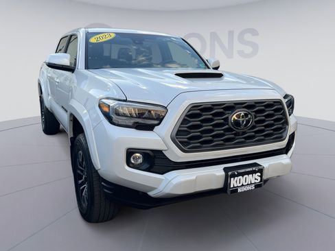 Used 2023 Toyota Tacoma TRD Sport image 4