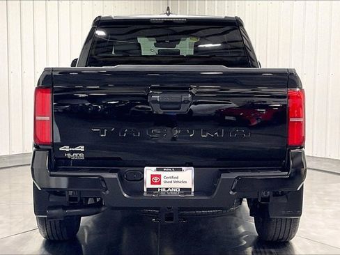Certified 2025 Toyota Tacoma SR5 AWD/4WD image 4