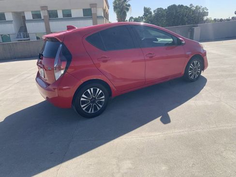 Used 2015 Toyota Prius C Three image 8
