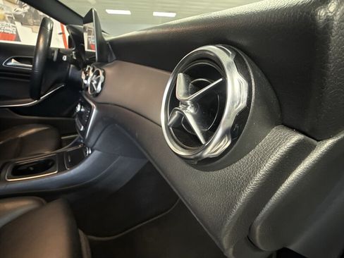 Used 2019 Mercedes-Benz GLA 250 image 18