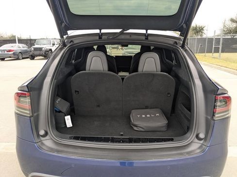 Used 2022 Tesla Model X Plaid image 6
