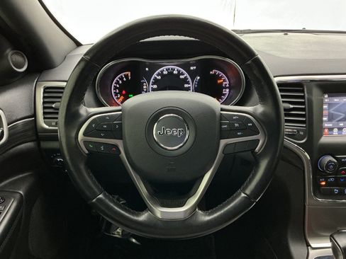 Used 2021 Jeep Grand Cherokee Laredo AWD/4WD image 29
