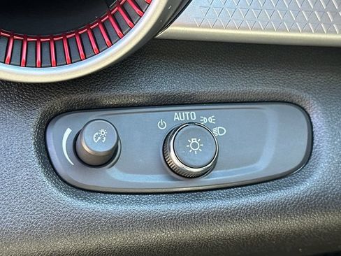 Used 2024 Chevrolet Trax RS w/ Driver Confidence Package FWD image 23