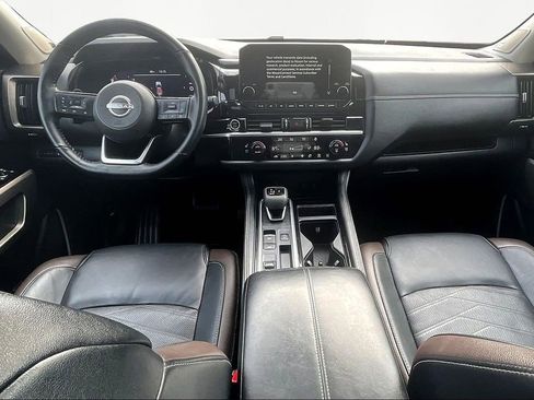 Used 2024 Nissan Pathfinder Platinum w/ Cargo Package image 16