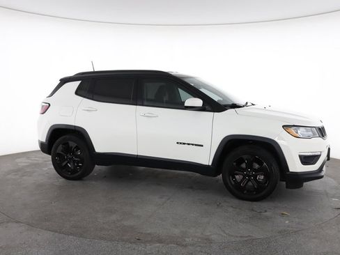 Used 2019 Jeep Compass Latitude FWD image 15