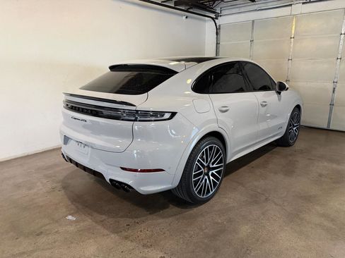 Used 2025 Porsche Cayenne GTS image 6