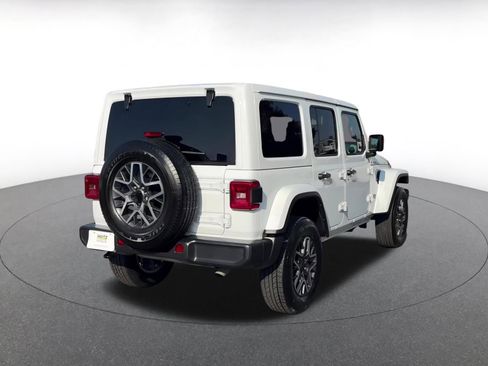 Used 2025 Jeep Wrangler Sahara image 15