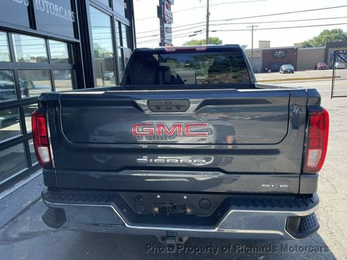 Used 2022 GMC Sierra 1500 SLE w/ Enhanced Capability Package AWD/4WD image 7