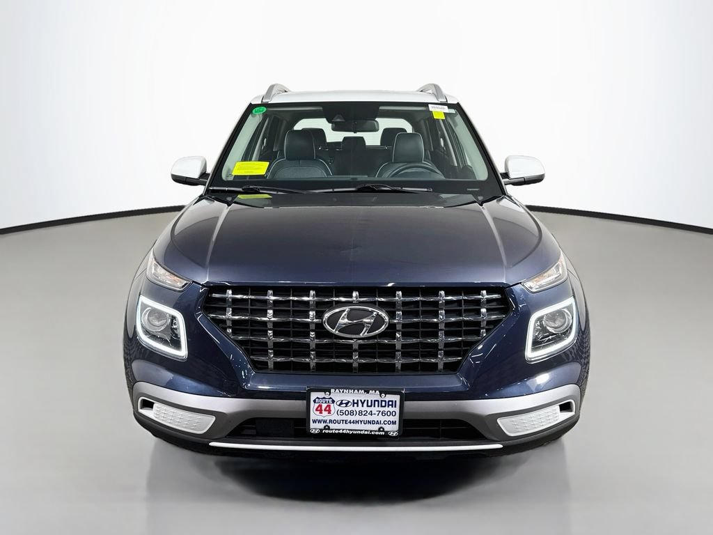 Used 2022 Hyundai Venue Limited FWD image 11