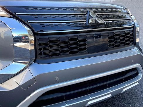 Used 2024 Mitsubishi Outlander SE image 27