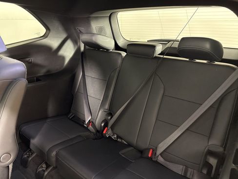 Used 2025 Buick Enclave Preferred image 41