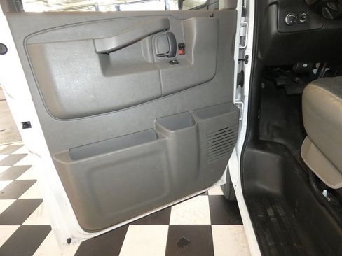 Used 2023 GMC Savana 2500 w/ Driver Convenience Package image 19