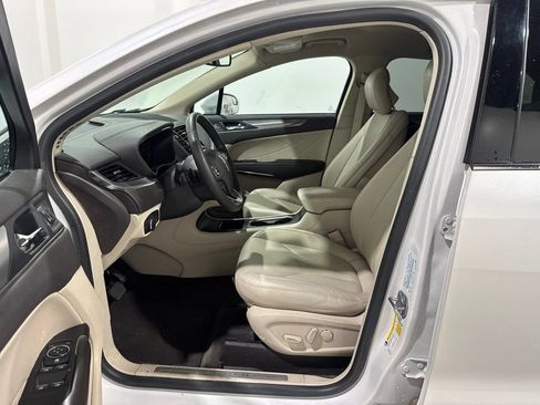 Used 2017 Lincoln MKC Premiere AWD/4WD image 13