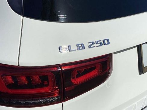 Used 2020 Mercedes-Benz GLB 250 4MATIC image 28