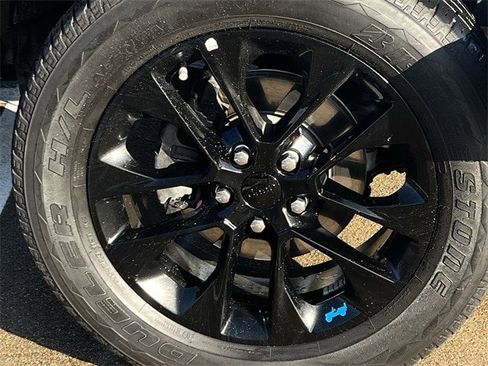 Used 2023 Jeep Wrangler Sahara w/ Cold Weather Group image 10