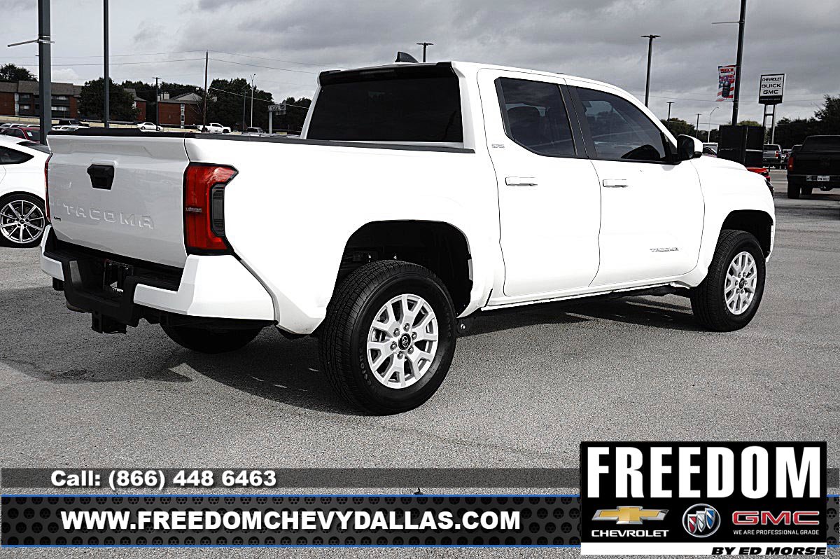 Used 2024 Toyota Tacoma SR5 RWD image 39
