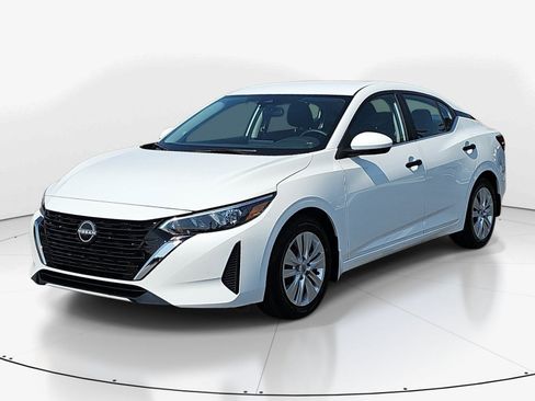 Used 2025 Nissan Sentra S FWD image 8