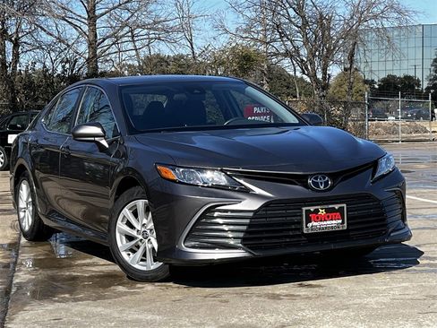 Used 2024 Toyota Camry LE image 2