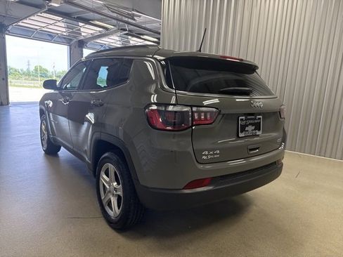 Used 2024 Jeep Compass Latitude image 6