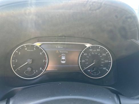Used 2024 Nissan Altima 2.5 SR FWD image 9