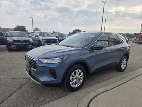Certified 2024 Ford Escape Active w/ Tech Pack #1 AWD/4WD image 3