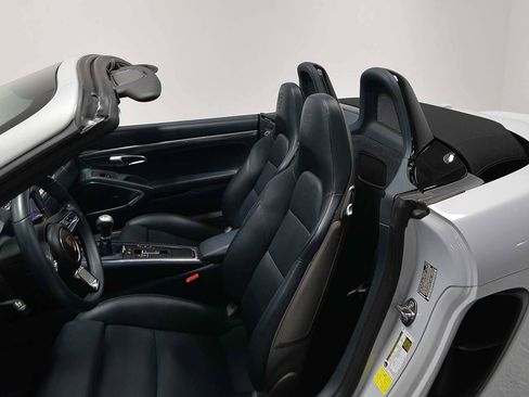 Used 2023 Porsche 718 Boxster GTS image 12