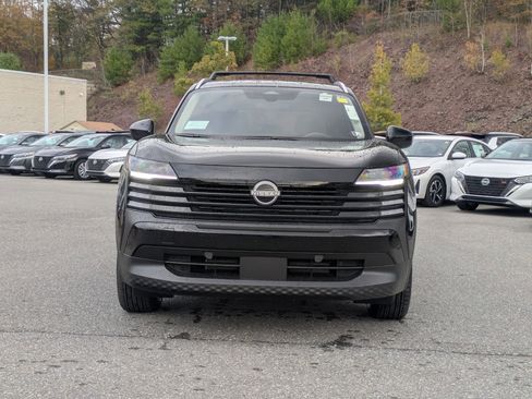 New 2026 Nissan Kicks SV w/ SV Premium Package image 2