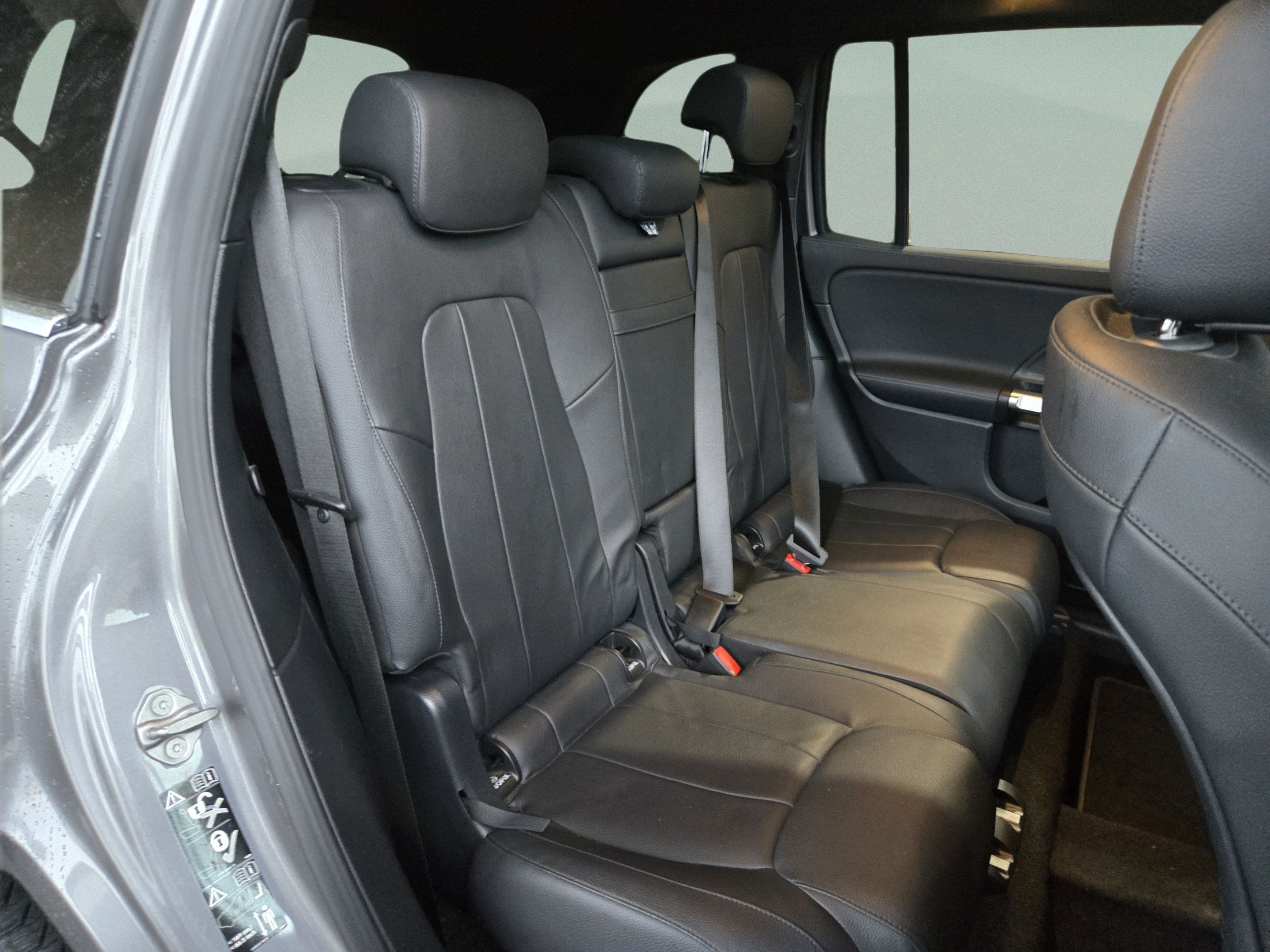 Used 2021 Mercedes-Benz GLB 250 4MATIC image 23