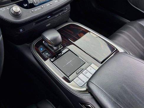 Used 2018 Lexus LS 500 AWD w/ Luxury Package image 22