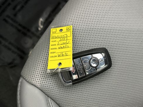 Used 2022 Lincoln Nautilus Reserve image 32