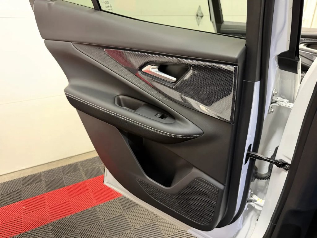 Used 2024 Chevrolet Blazer EV LT AWD/4WD image 31