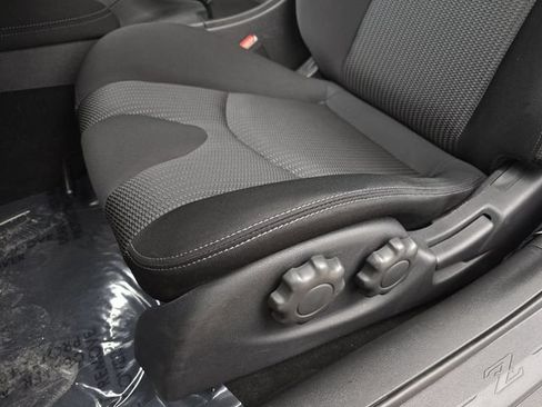 Used 2025 Nissan Z Sport w/ Floor Mat Package RWD image 28
