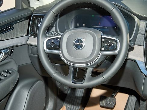 New 2026 Volvo XC90 B6 Ultra w/ Protection Package image 27