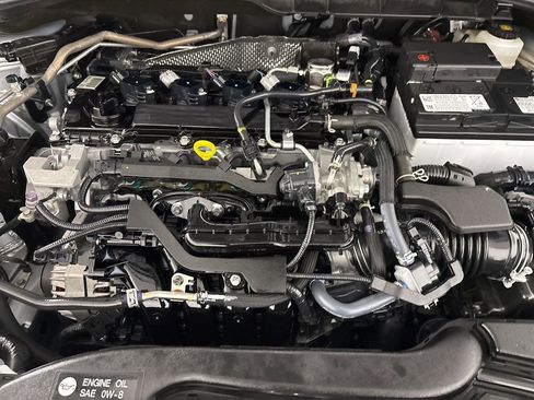 Used 2025 Toyota Corolla Cross L image 29