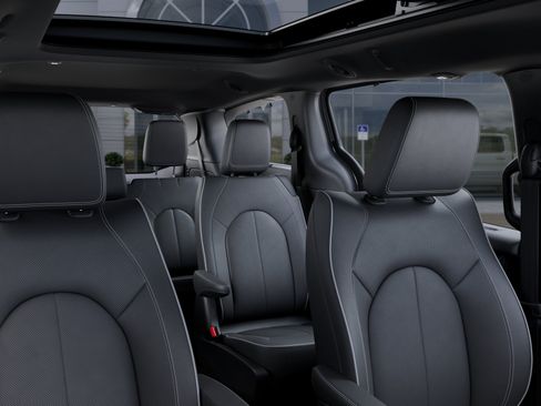 New 2026 Chrysler Pacifica Limited FWD image 51