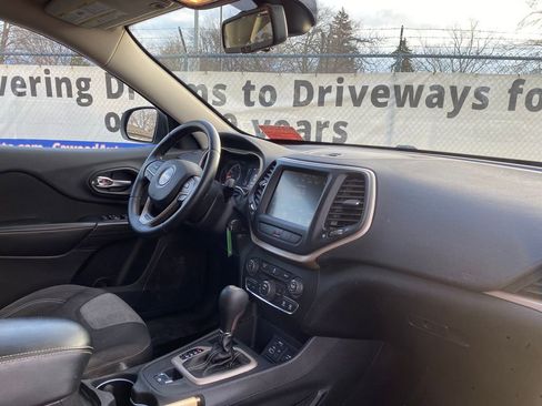 Used 2014 Jeep Cherokee Latitude image 17