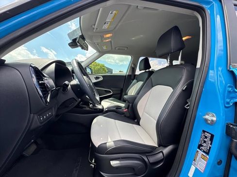 Certified 2024 Kia Soul GT-Line FWD image 14