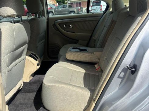 Used 2018 Ford Taurus SE FWD image 24