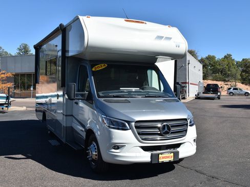 Used 2022 Mercedes-Benz Sprinter 3500 image 9