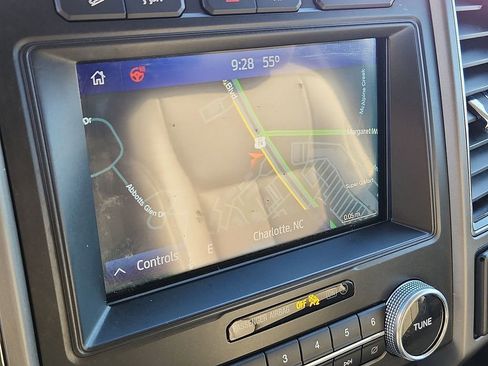 Used 2021 Ford Expedition XLT image 17