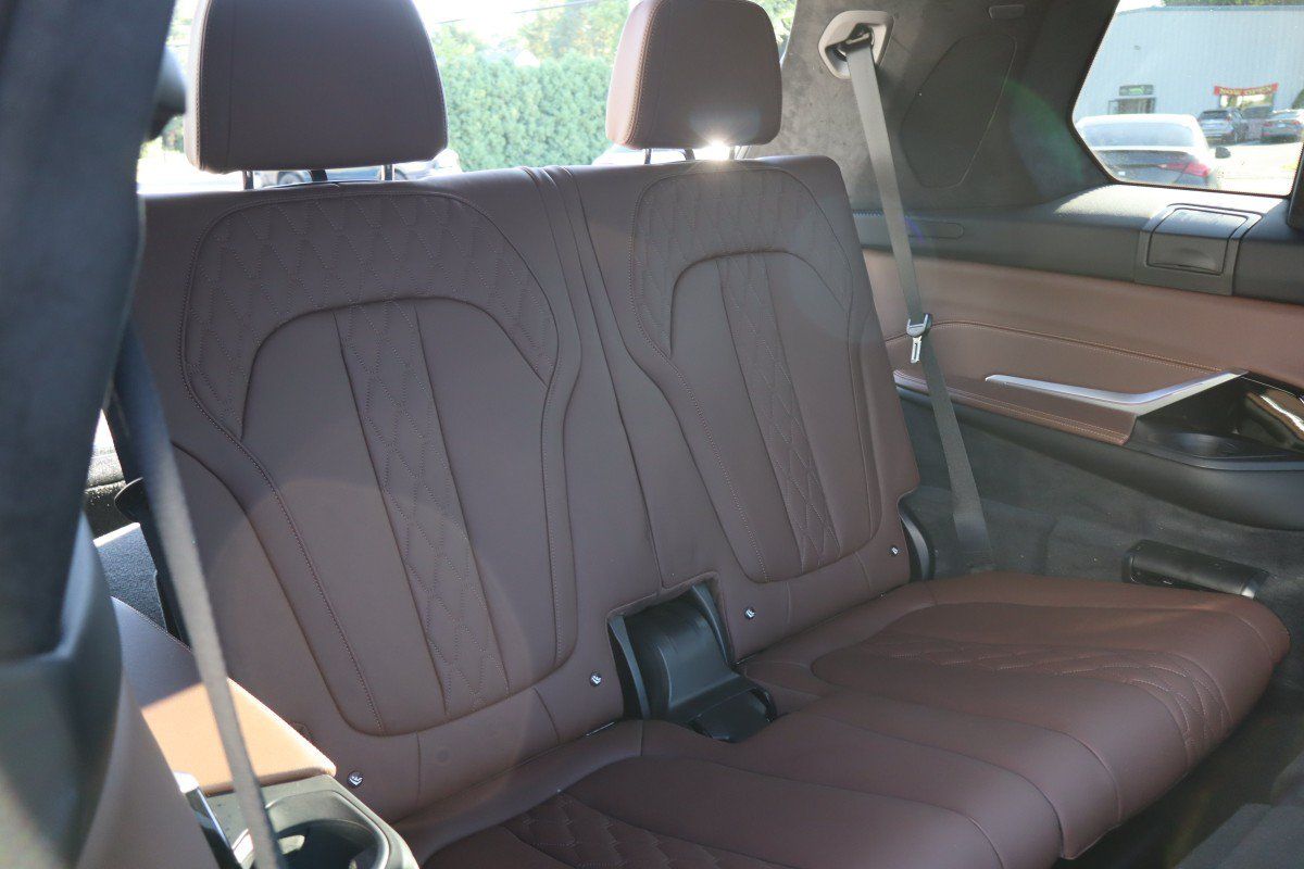 Used 2026 BMW X7 M60i AWD/4WD image 31
